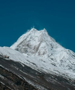 manaslu peak