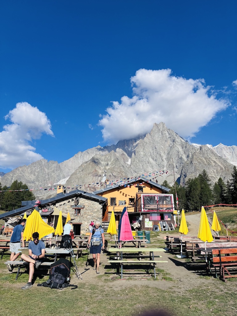 refugio bonnati